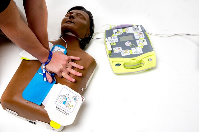 defibrillator g59903110f 640
